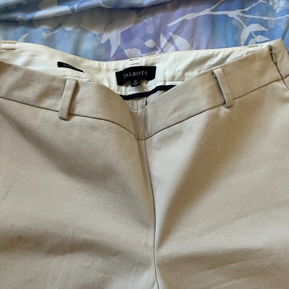 4 Pants/Jeans - Picture 10 of 10